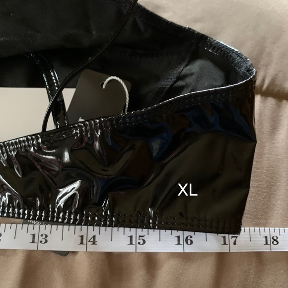 🔥HP❣️LAST 1❣️NWT Black Wetlook Faux Leather Wirefree Bra 34B-36D (see sz info) - Picture 7 of 9